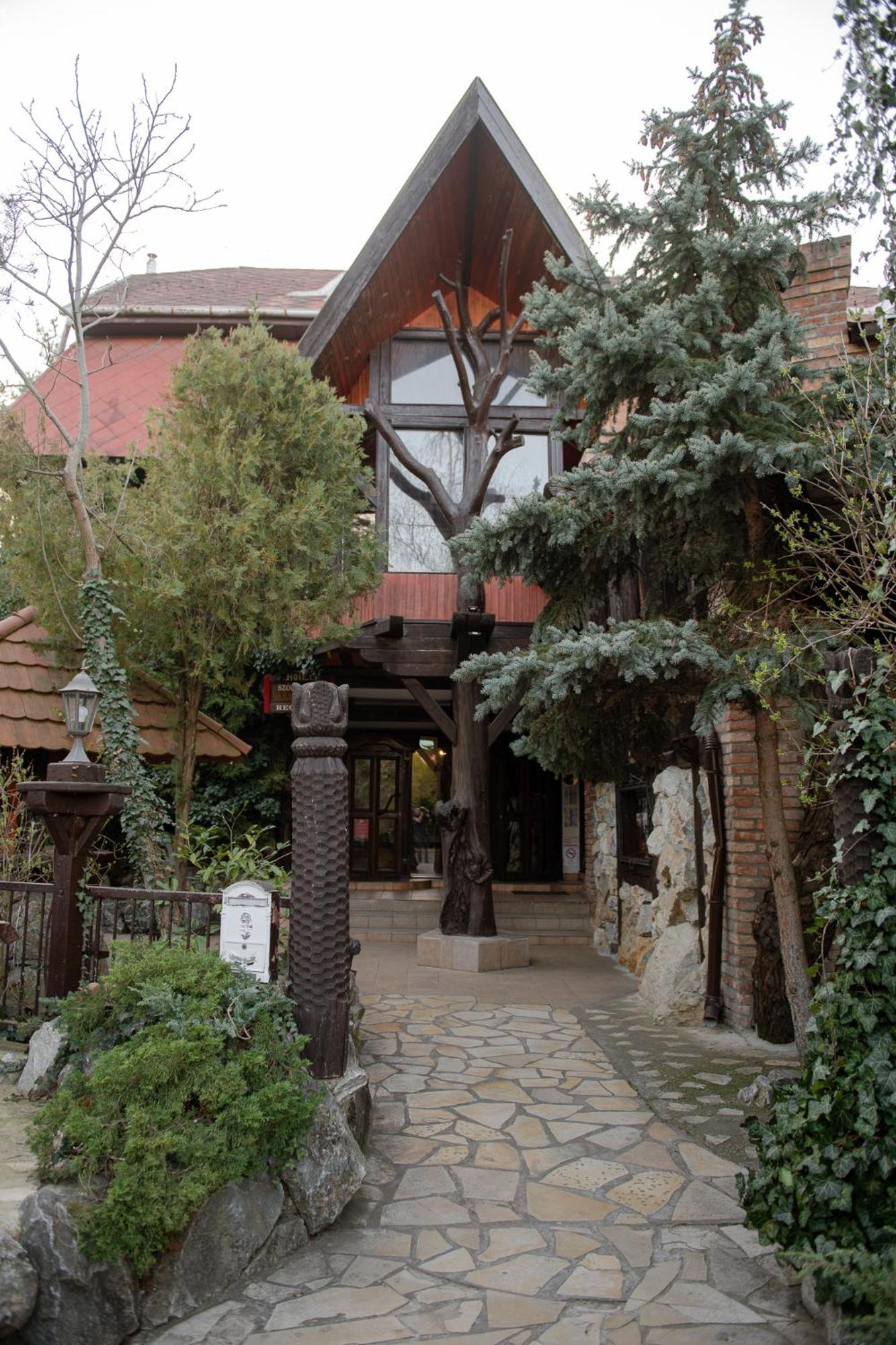 Hotel Barbizon Nyiregyhaza Exterior photo